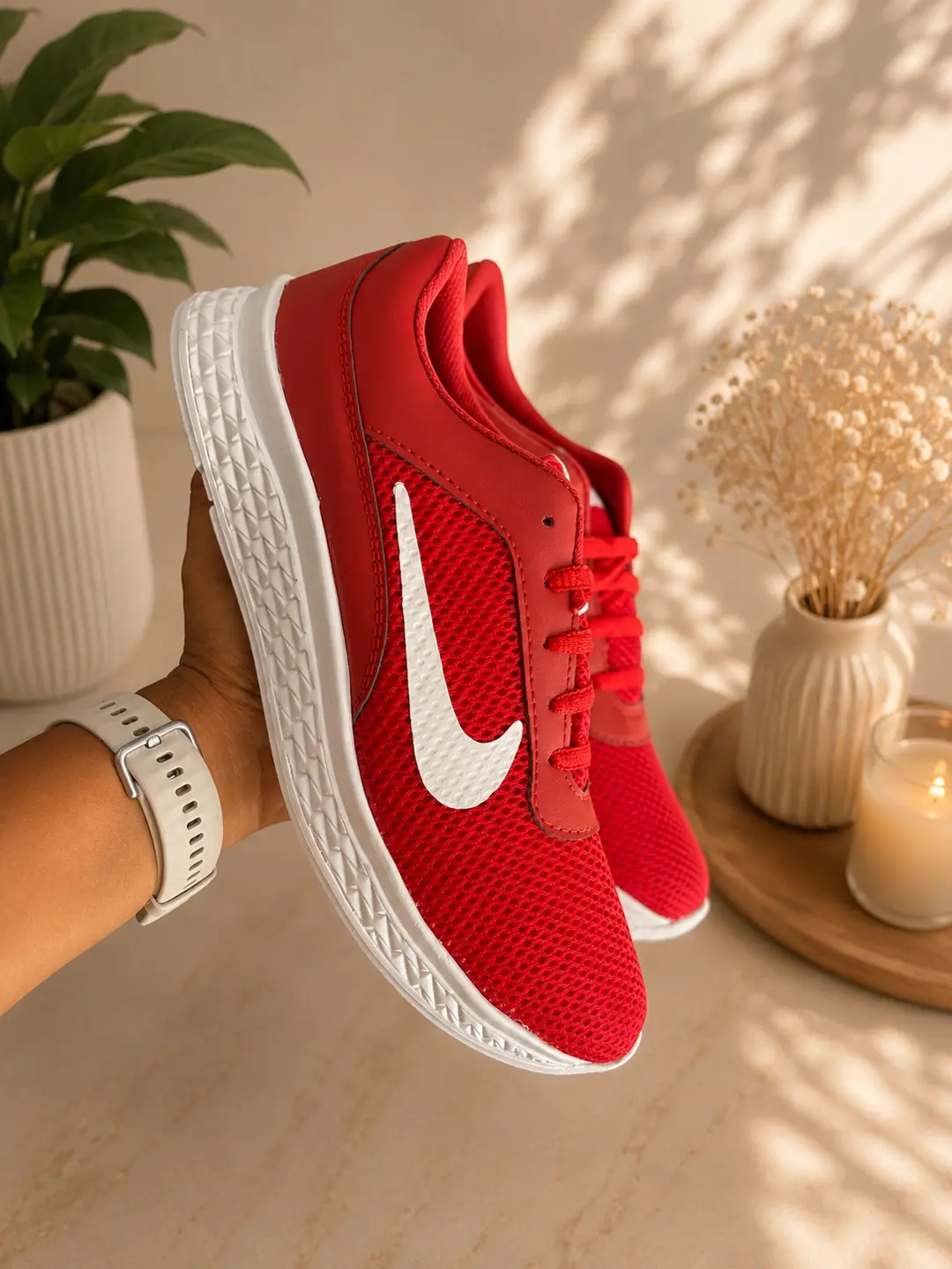 Tenis Deportivos Rojos Brillantes