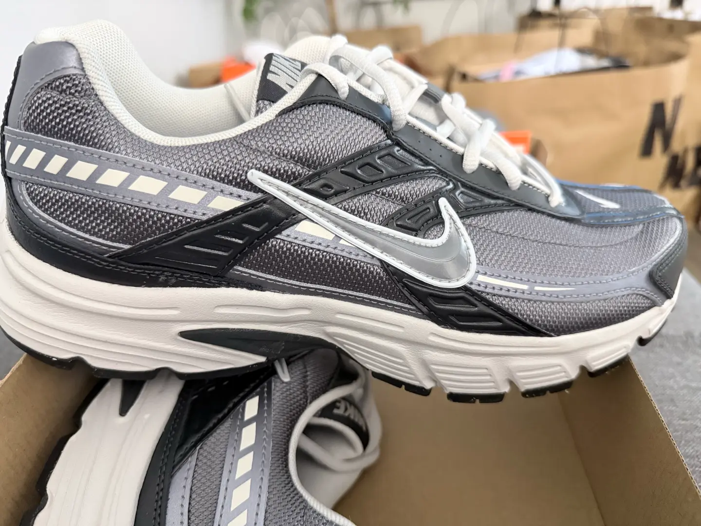 Tenis Nike initiator