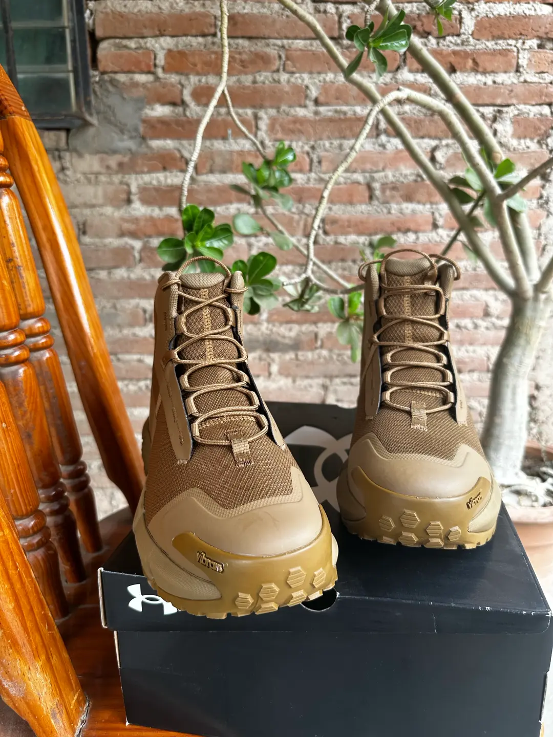 Botas Under Armour Valsetz Mid Coyote